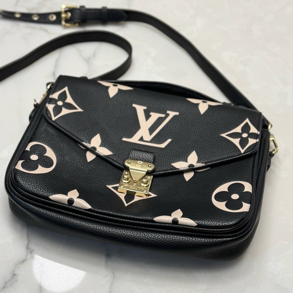 Fashion Inspired Black and Cream Crossbody Bag